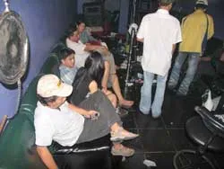 Đồng loạt kiểm tra các vũ trường, quán karaoke