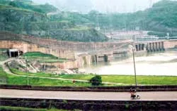 Hồ Hòa Bình vượt mực nước chết