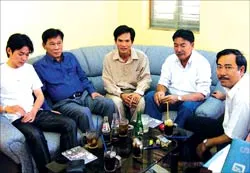 Hé mở những sự thật