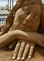 Thi tạc tượng trên cát