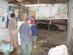 Thi công ẩu gây sập 6 căn nhà