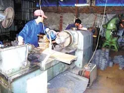 Anh nông dân làm... công nghiệp