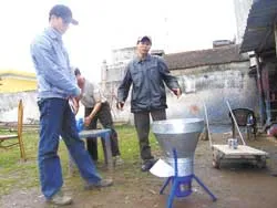 Anh nông dân làm... công nghiệp ảnh 2