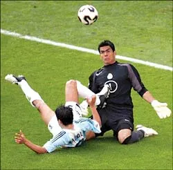 Kết quả bán kết Confederations Cup 2005 đêm 26 rạng sáng 27-6 ảnh 1