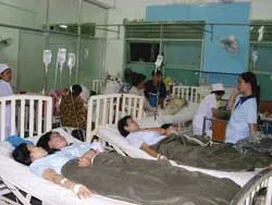 17 công nhân bị ngộ độc thực phẩm