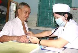 Thực hiện chính sách bảo hiểm y tế mới