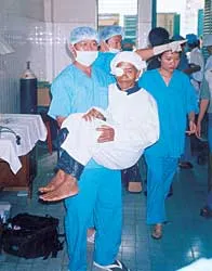 Mổ mắt miễn phí cho 350 đồng bào nghèo huyện Xuân Lộc