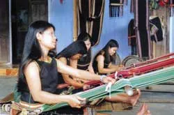 Nỗi buồn... thổ cẩm!