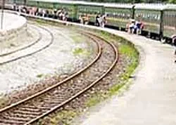 Khởi tố 2 đối tượng trộm 42 thanh tà vẹc đường sắt