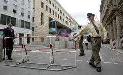 Nhiều nước siết chặt an ninh ảnh 2