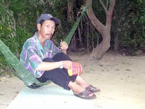 Sỹ “khùng” làm barie