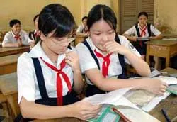 Các quận công bố điểm chuẩn tăng cường tiếng Anh