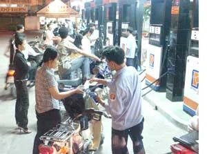 Thủ tướng chỉ thị tiết kiệm xăng dầu