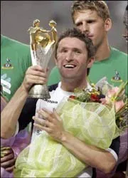 Tottenham đoạt Cúp Hoà Bình ảnh 1