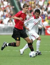 HLV Ferguson tìm một đội hình ổn định ảnh 1