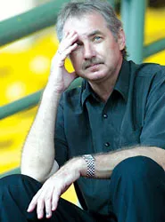 Nhường đường cho xe ưu tiên ảnh 1