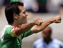 Thách thức mới cho Borgetti ảnh 1