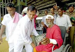 Bom nổ trên xe lửa