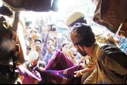 Quân ly khai cố thủ ở trung tâm thủ phủ