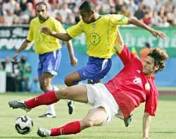 Robinho sẽ chính thức gia nhập Real ngày 25-8 ảnh 1