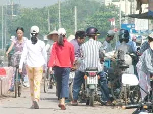 Ra ngõ là gặp chợ