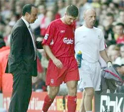 Gần như mất Steven Gerrard ảnh 1