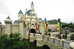 Không chỉ có Disneyland