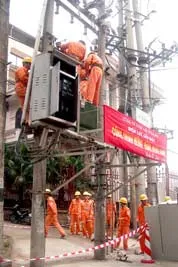 Trên 850 tỷ đồng xây dựng mạng lưới điện miền Trung