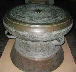 Hiện vật lịch sử quý bị ở trong kho