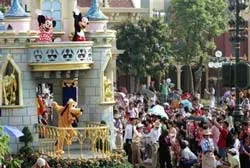 Khai trương Công viên Disney