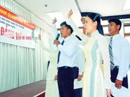 Chuyện ghi được ở một lớp cảm tình Đảng…