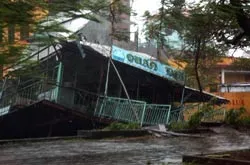 Nhiều tuyến đê biển bị vỡ ảnh 3