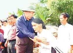 Thăm hỏi và chỉ đạo khắc phục hậu quả lũ quét ở Phú Thọ