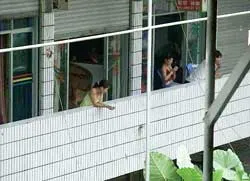 Bài 2: Đường dây tội phạm