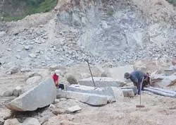 Đục đá ở Thổ Sơn