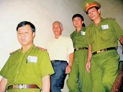 Khởi tố, bắt tạm giam nguyên GĐ Công ty Điện lực TPHCM Lê Minh Hoàng