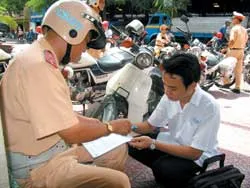 Tạm giữ 124 phương tiện vi phạm