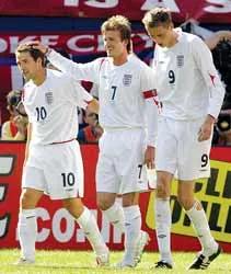 Không Neville, không Rooney, không Ashley Cole ảnh 1