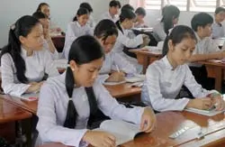 Học văn, học sử hiện nay