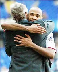 Wenger tôn trọng Henry ảnh 1