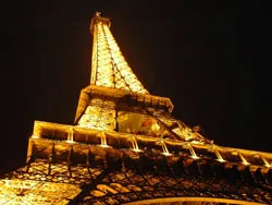 Tháp Effel bị đe dọa khủng bố?