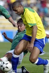 Kết quả 2 trận sau cùng của vòng 17 (Khu vực Nam Mỹ): Khó thắng và… không thể thắng ảnh 1