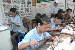 Giải quyết việc làm, nâng cao mức sống người dân