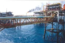 Mỏ Rồng Đôi sẽ cho dòng khí đầu tiên vào tháng 10-2006