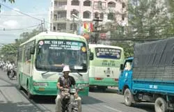 Mở nhiều tuyến buýt đêm