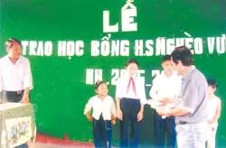 Đến với học sinh nghèo huyện Đam Rông