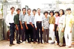 Đại gia đình blouse trắng