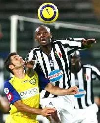 Patrick Vieira khao khát đoạt Champions League ảnh 1