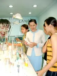 Sôi động thị trường mỹ phẩm