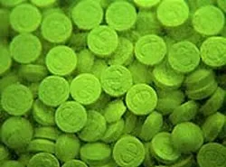 Thu giữ 167.601 viên thuốc lắc mang vào Việt Nam